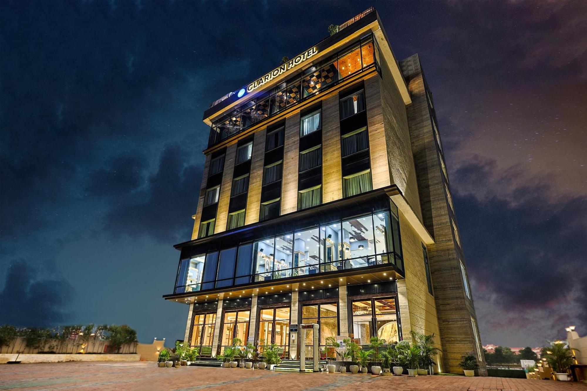 Clarion Hotel Dehradun Exterior foto