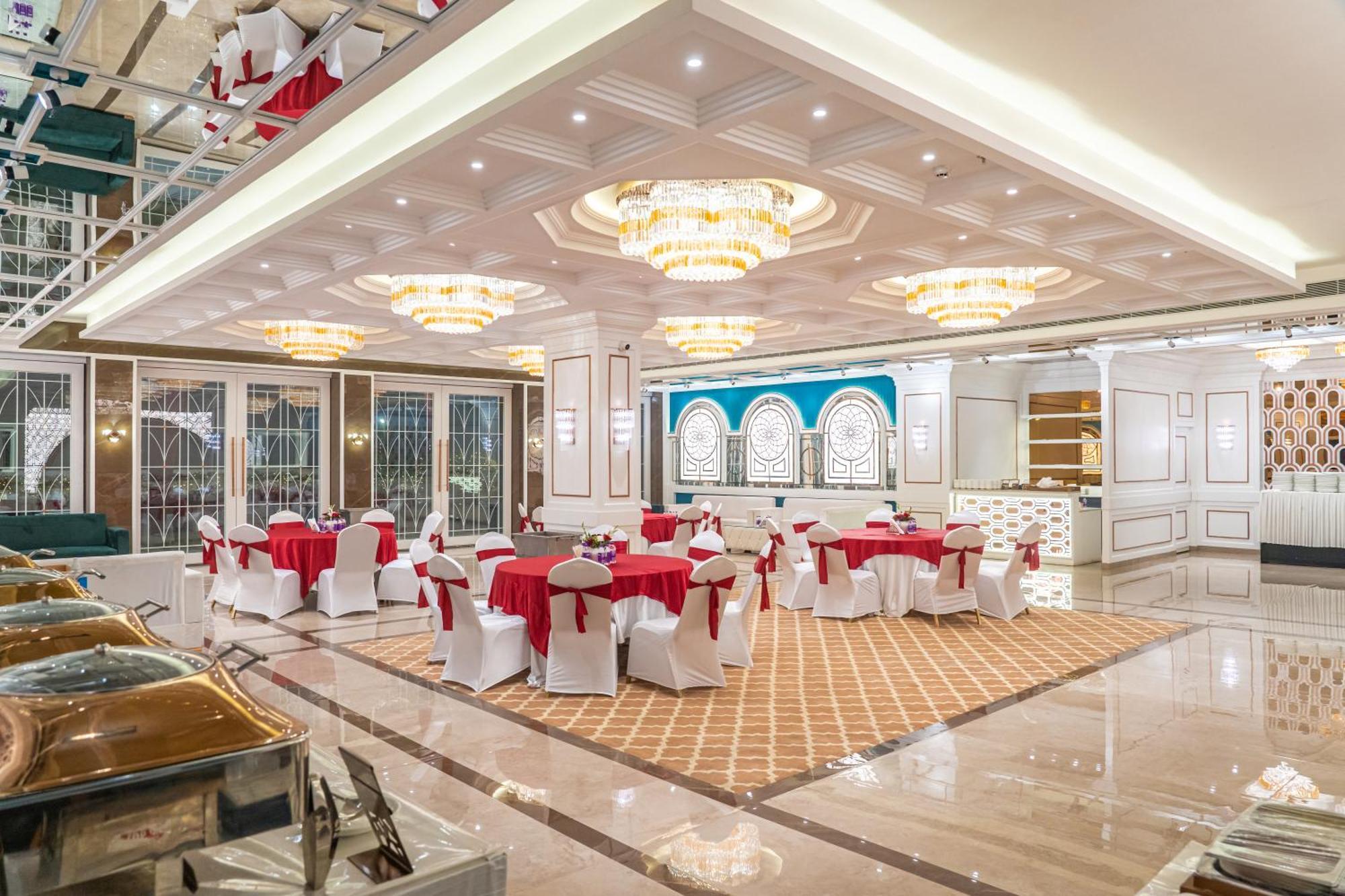 Clarion Hotel Dehradun Exterior foto